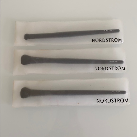 Nordstrom - 3 Makeup Brushes - Picture 8 of 8